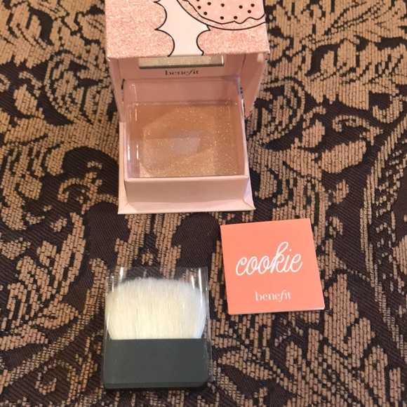 benefit cookie powder highlighter
